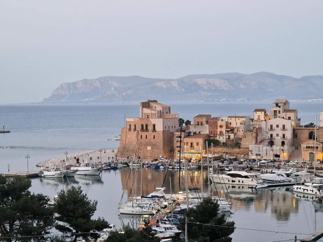 Ferienwohnung Golden House Castellammare del Golfo Exterior foto